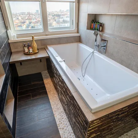 Apartment Luxury Rooftop With Fantastic Views