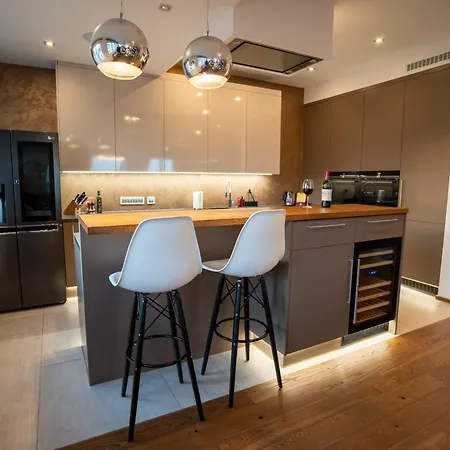Apartment Luxury Rooftop With Fantastic Views